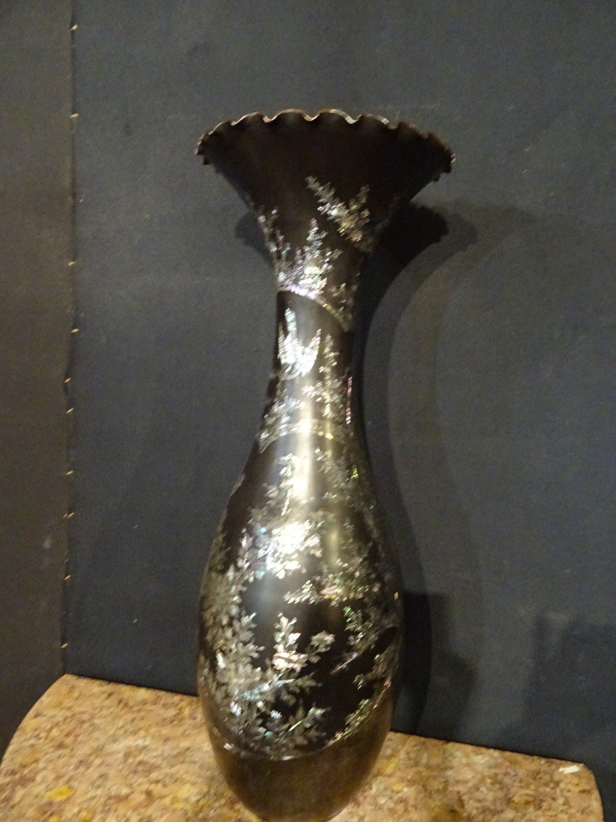 Grand Vase Japon En Porcelaine à Col Corole Décor Nacré  Aux Oiseaux Sur Fond De Laque Noire-photo-4