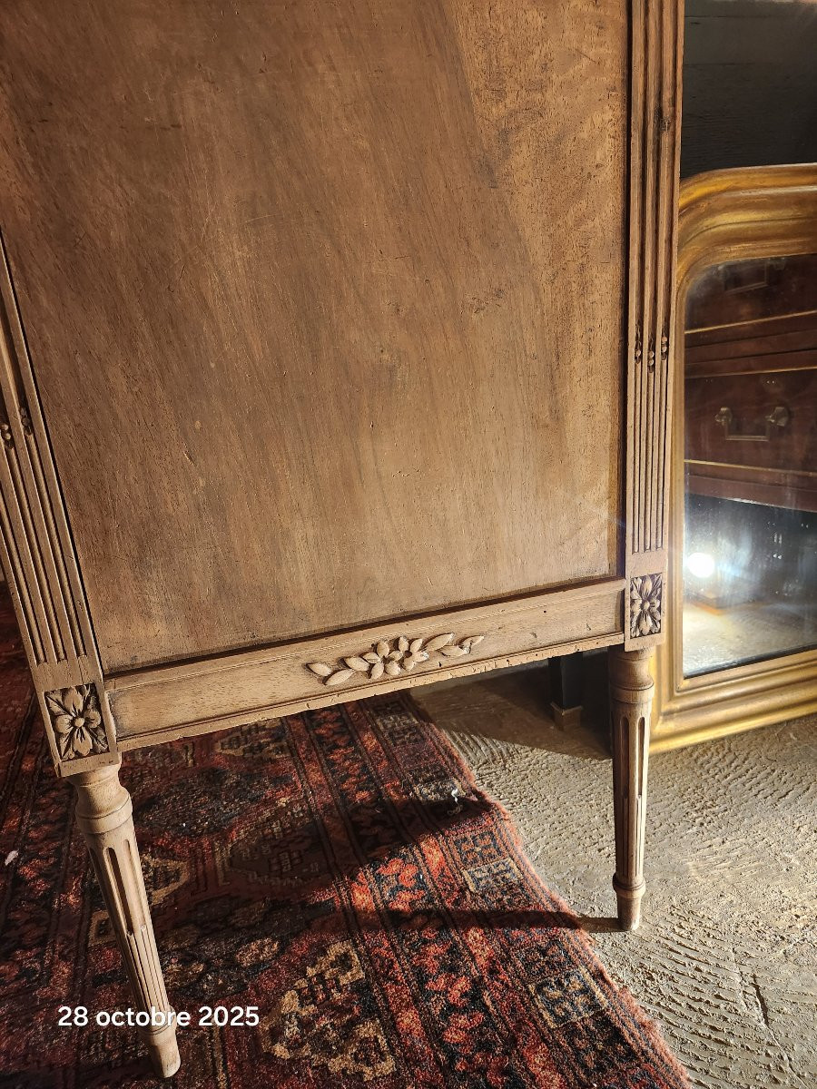 COMMODE SAUTEUSE LOUIS XVI  EN NOYER DECAPEE EPOQUE 19 EME -photo-4