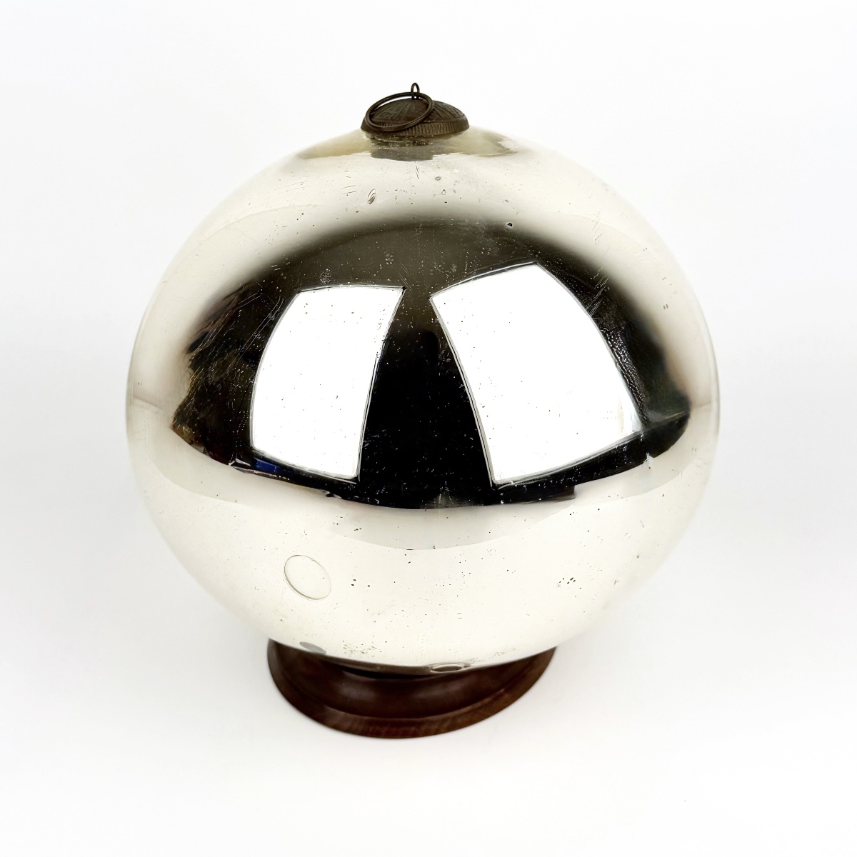 Grande boule de Noël ou de pardon de Goetzenbruck en verre églomisé – XIXe siècle