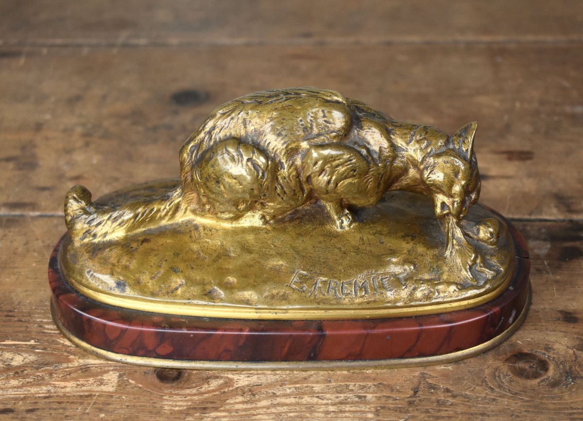 Emmanuel Frémiet (1824–1910) - Mother Cat Devouring Her Kitten - Bronze 