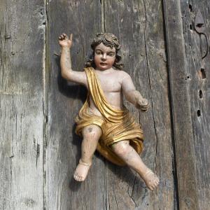 Cupidon ou putto baroque en bois sculpt&eacute; polychrome - XVIIIe S. - Italie