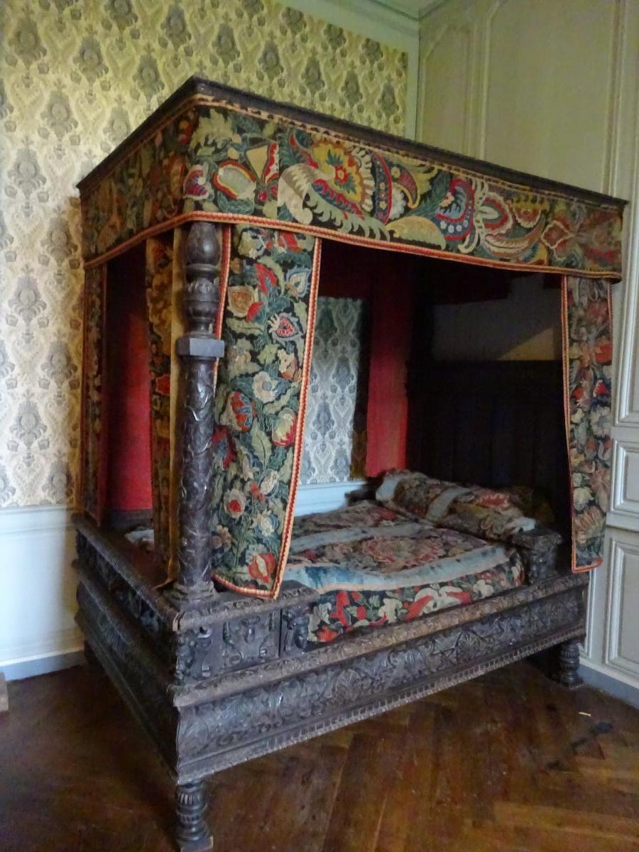 Renaissance Canopy Bed