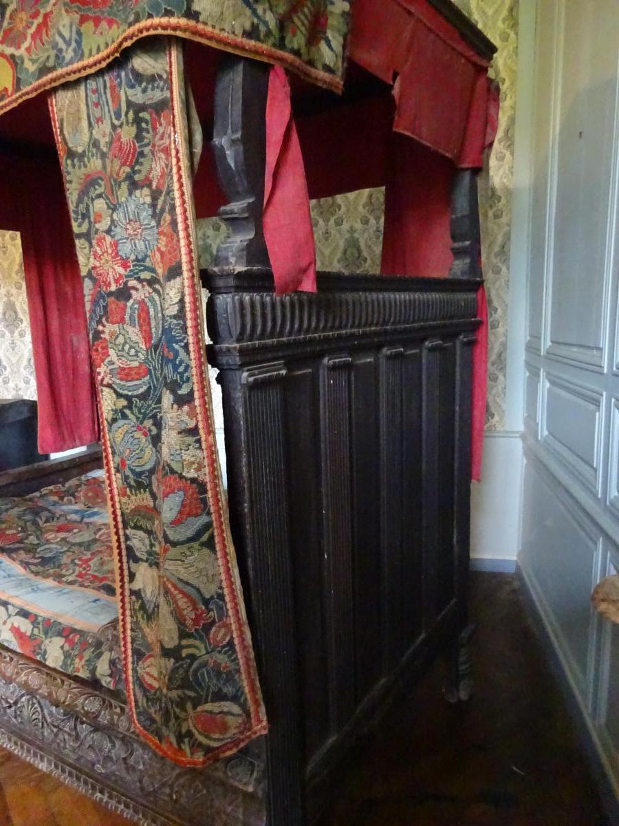 Renaissance Canopy Bed-photo-7