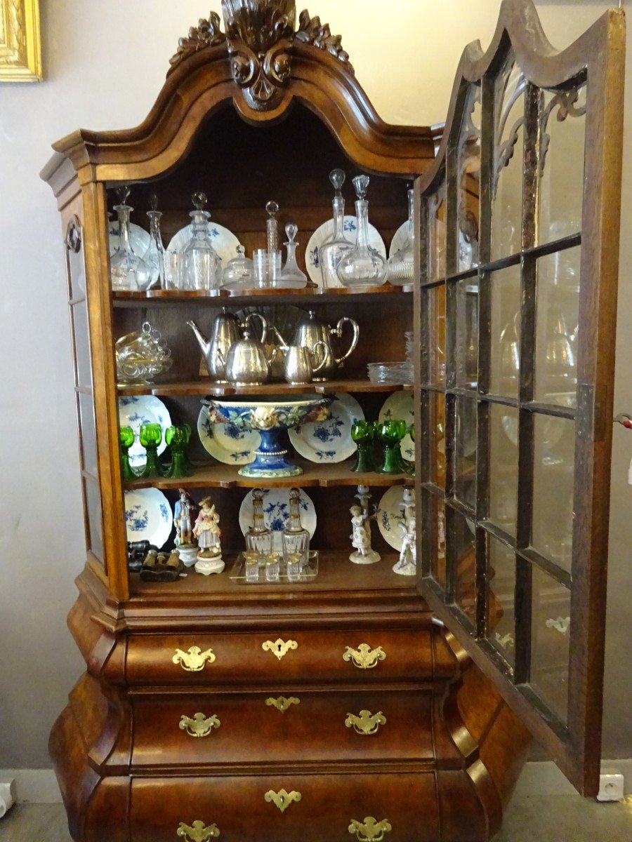 Dutch Mahogany Showcase-photo-1
