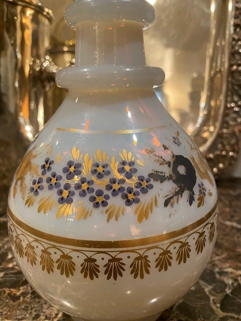 Carafe en Opaline Blanche – Décor Doré Floral – Époque Restauration Vers 1820-photo-3