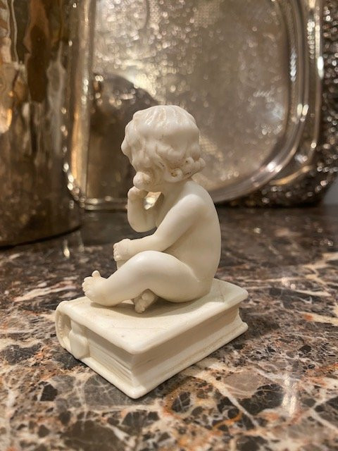 Biscuit Müller – Little Girl Sitting On A Book – Polychrome Porcelain – Circa 1900-photo-3