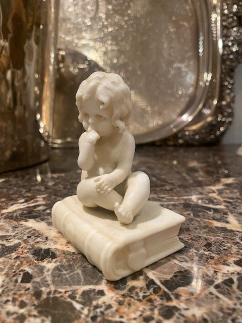 Biscuit Müller – Little Girl Sitting On A Book – Polychrome Porcelain – Circa 1900-photo-4