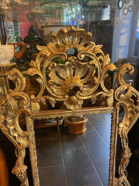 Miroir Vénitien Violonné en Bois Doré – Décor de Feuilles de Vigne – Époque Louis XV XVIIIe  -photo-3