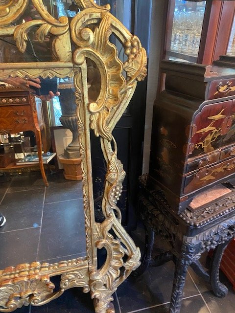 Miroir Vénitien Violonné en Bois Doré – Décor de Feuilles de Vigne – Époque Louis XV XVIIIe  -photo-4