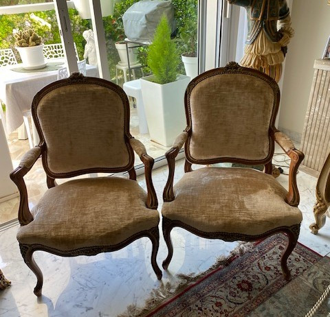 Pair Of Fauteuils à La Reine - Carved Walnut - Louis XV Style - French Work XIXth Century