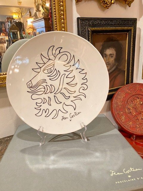 Grand plat “Le Lion” d’après Jean Cocteau – Pièce artistique en porcelaine Couleuvre-photo-1