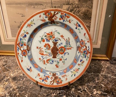 Assiette en porcelaine Compagnie des Indes – Époque Yongzheng (1723-1735)