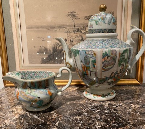 Théière et pot à lait en porcelaine de Chine Famille Verte – Époque Kangxi (1662-1722)
