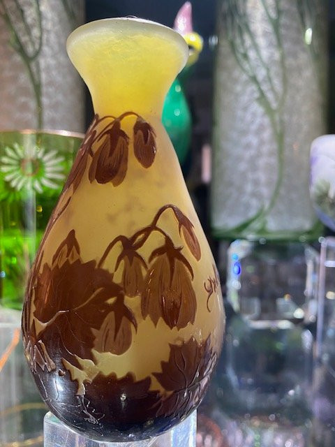 Émile Gallé – Petit vase en verre multicouche, décor de fuchsia, Art nouveau, École de Nancy-photo-2