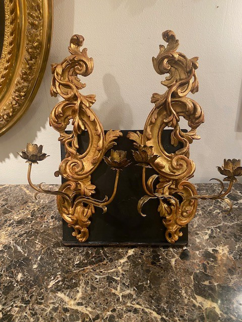 Pair Of Florentine Wall Sconces In Carved And Gilded Wood - Rocaille Style, Circa 1870