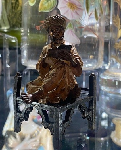 Orientalist Bronze From Vienna – Bedouin Writing While Seated On A Stool