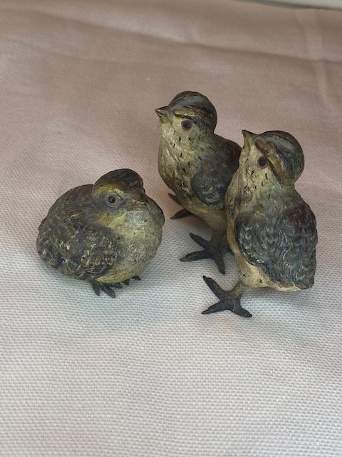 Rare Bronze de Vienne – Famille de Moineaux Polychromes-photo-5