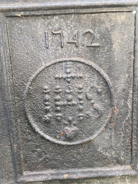 Rare Religious Mantelpiece Plaque Dated 1742 – Ihs Monogram And Sacred Heart-photo-2