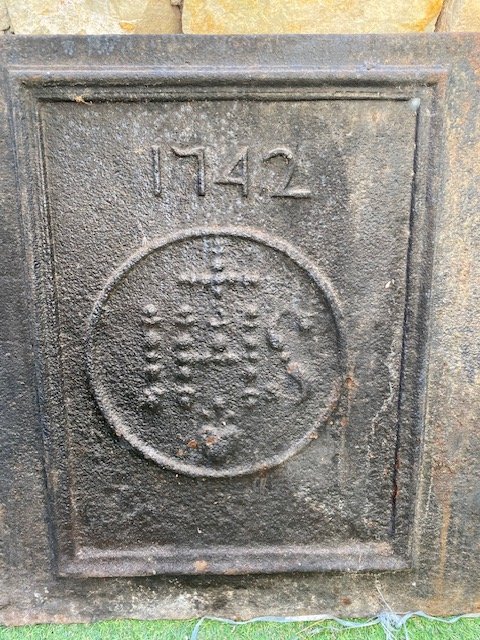 Rare Religious Mantelpiece Plaque Dated 1742 – Ihs Monogram And Sacred Heart-photo-6