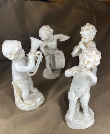 Müller, Fanfare de quatre putti musiciens en biscuit de porcelaine -photo-3