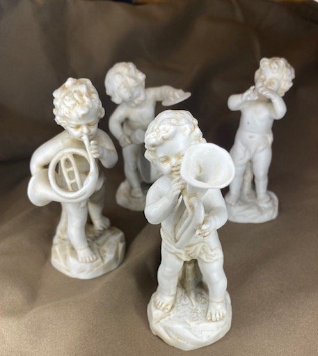 Müller, Fanfare de quatre putti musiciens en biscuit de porcelaine -photo-4