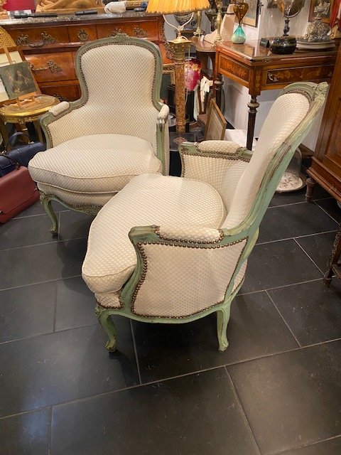Paire de bergères en cabriolet – Style Louis XV – Hêtre sculpté et peint – Travail français, XI-photo-2
