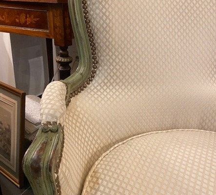 Paire de bergères en cabriolet – Style Louis XV – Hêtre sculpté et peint – Travail français, XI-photo-1