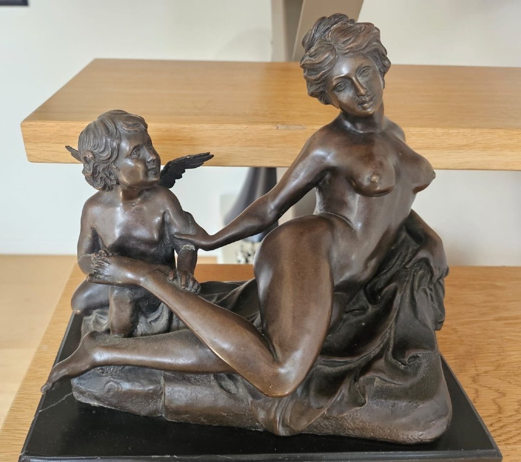 Louis Gossin (1846-1924) – Jeune femme et Cupidon – Bronze à patine brune – Époque fin XIXᵉ -photo-2