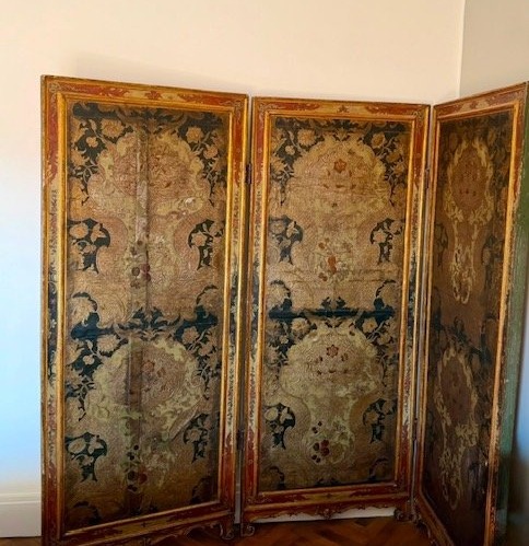 Large Three-panel Folding Screen Made Of Gilded Cordoba Leather – Louis XV Period – 18th Century-photo-2