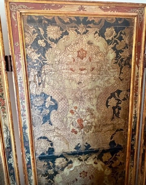 Large Three-panel Folding Screen Made Of Gilded Cordoba Leather – Louis XV Period – 18th Century-photo-2