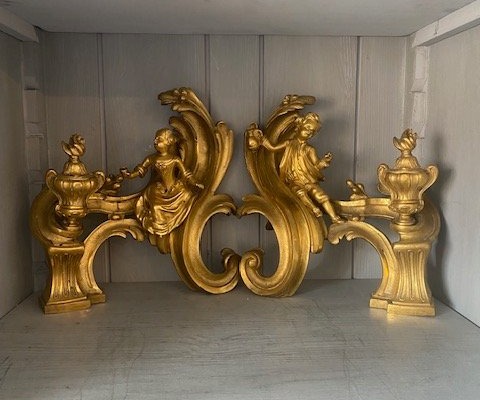 Rare paire de chenets en bronze finement ciselé et doré – Époque Louis XV, vers 1750