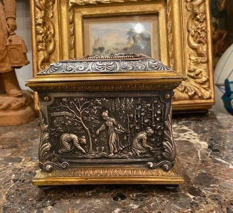 Important coffret à bijoux en bronze ciselé et argenté – Époque Napoléon III, vers 1860-1880-photo-4