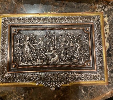 Important coffret à bijoux en bronze ciselé et argenté – Époque Napoléon III, vers 1860-1880-photo-1