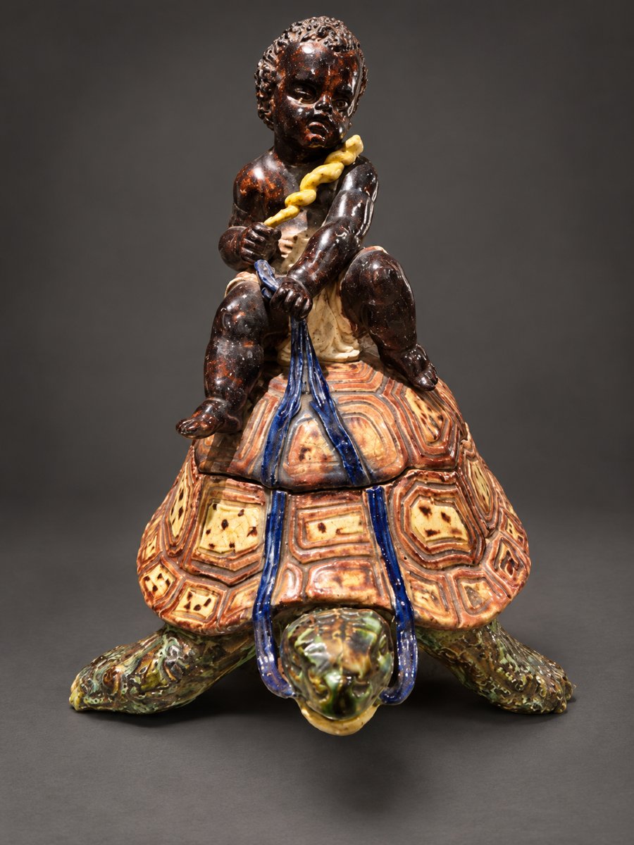 Attribué à Thomas-Victor Sergent – Jeune garçon africain chevauchant une tortue – Faïence polyc