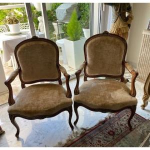 Pair Of Fauteuils à La Reine - Carved Walnut - Louis XV Style - French Work XIXth Century