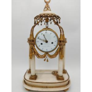 Pendule louis XVI  à l'ottomane 