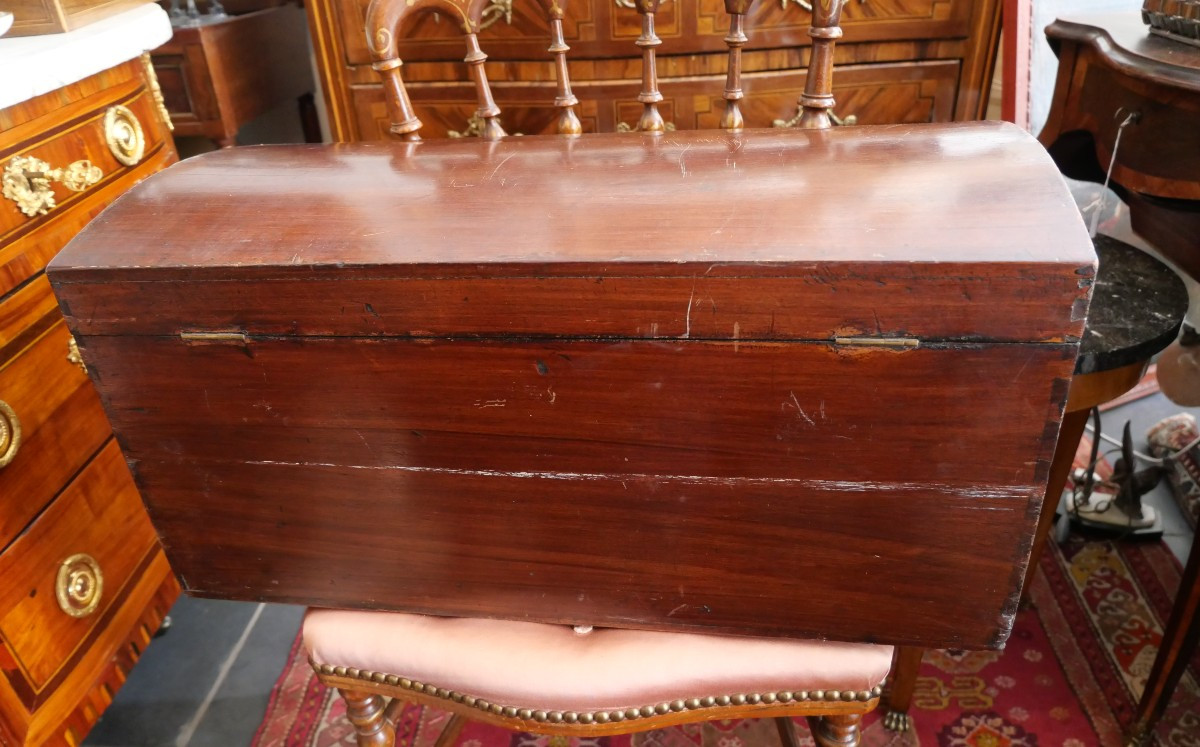 19th Century English Mahogany Chest -photo-3