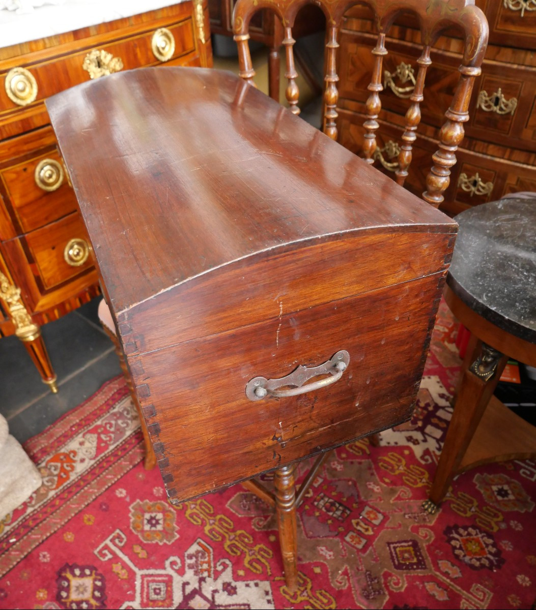 19th Century English Mahogany Chest -photo-2