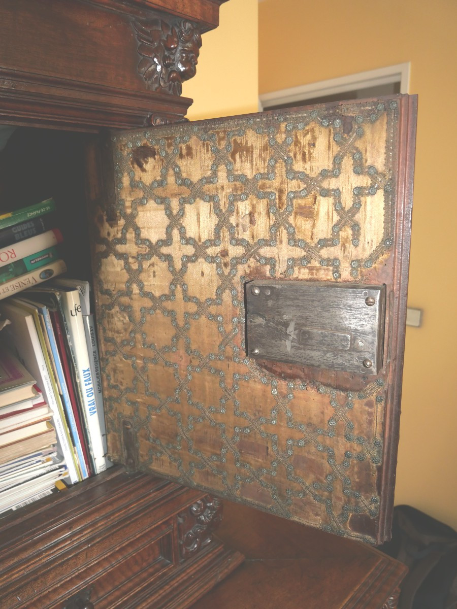 Two-body Buffet In Wavy Walnut, Late 16th Century-photo-5