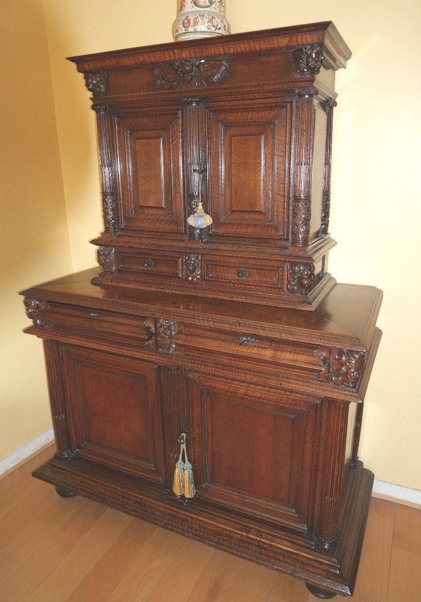 Two-body Buffet In Wavy Walnut, Late 16th Century