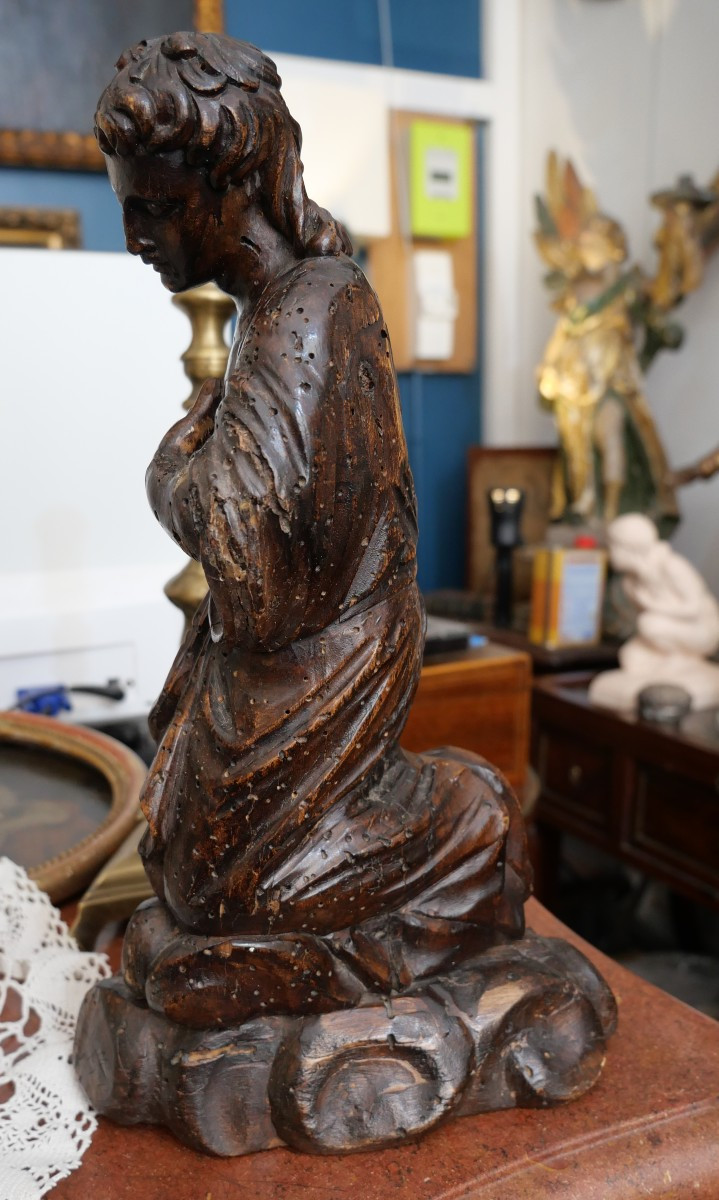 17th Century Carved Wooden Angel-photo-2