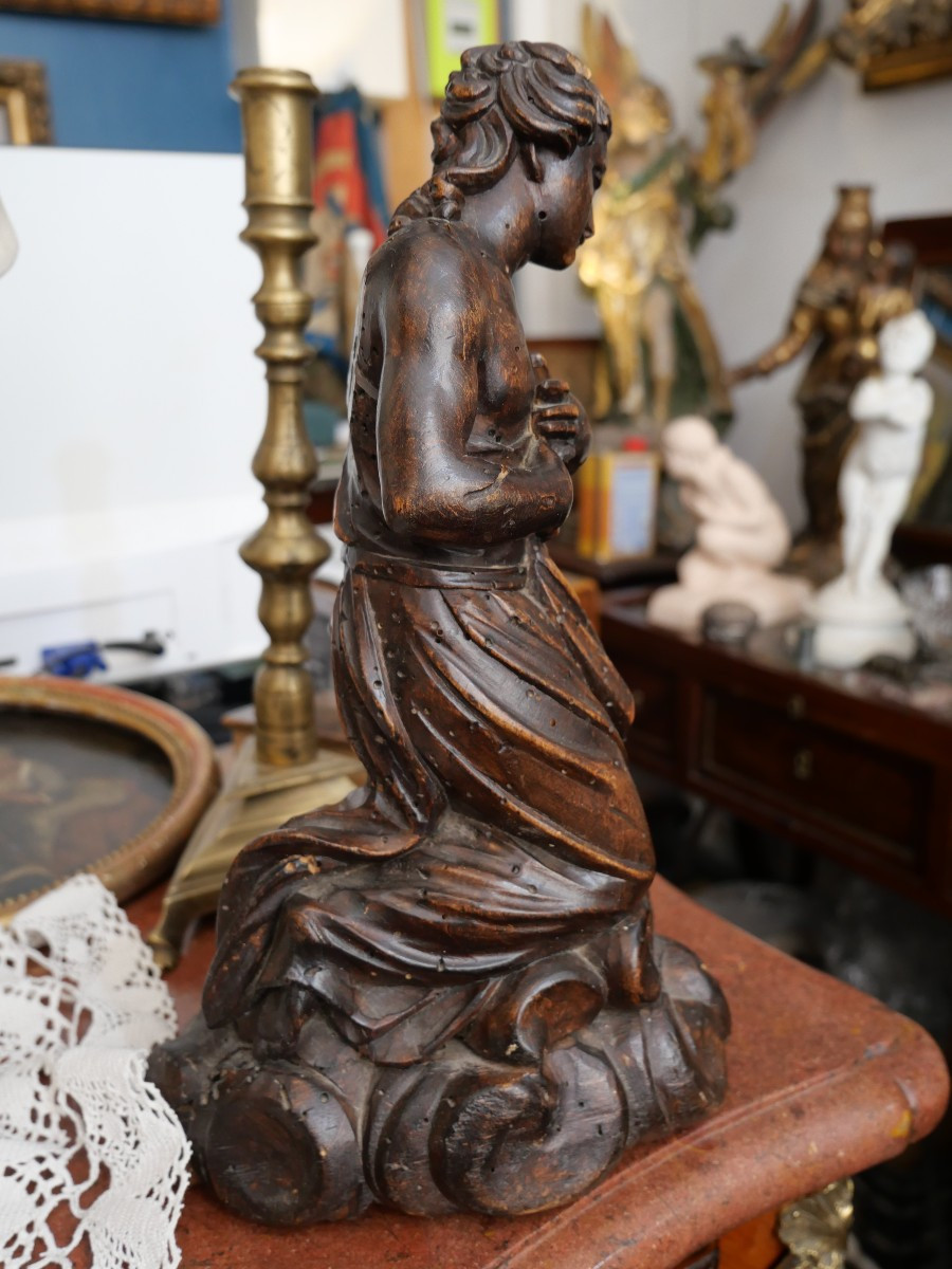 17th Century Carved Wooden Angel-photo-3