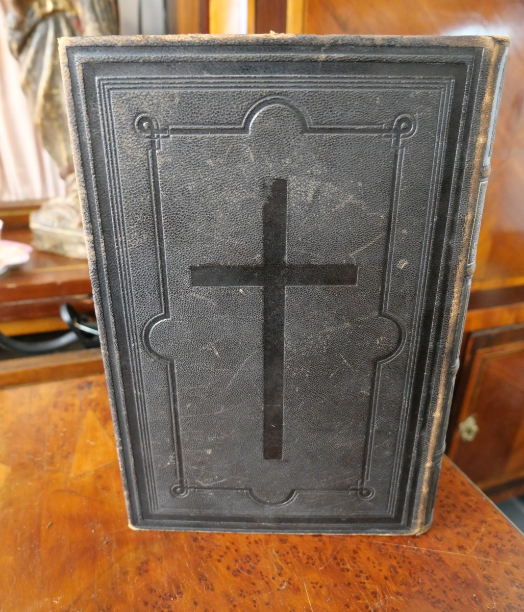 Book Offered By Empress Eugenie -photo-2