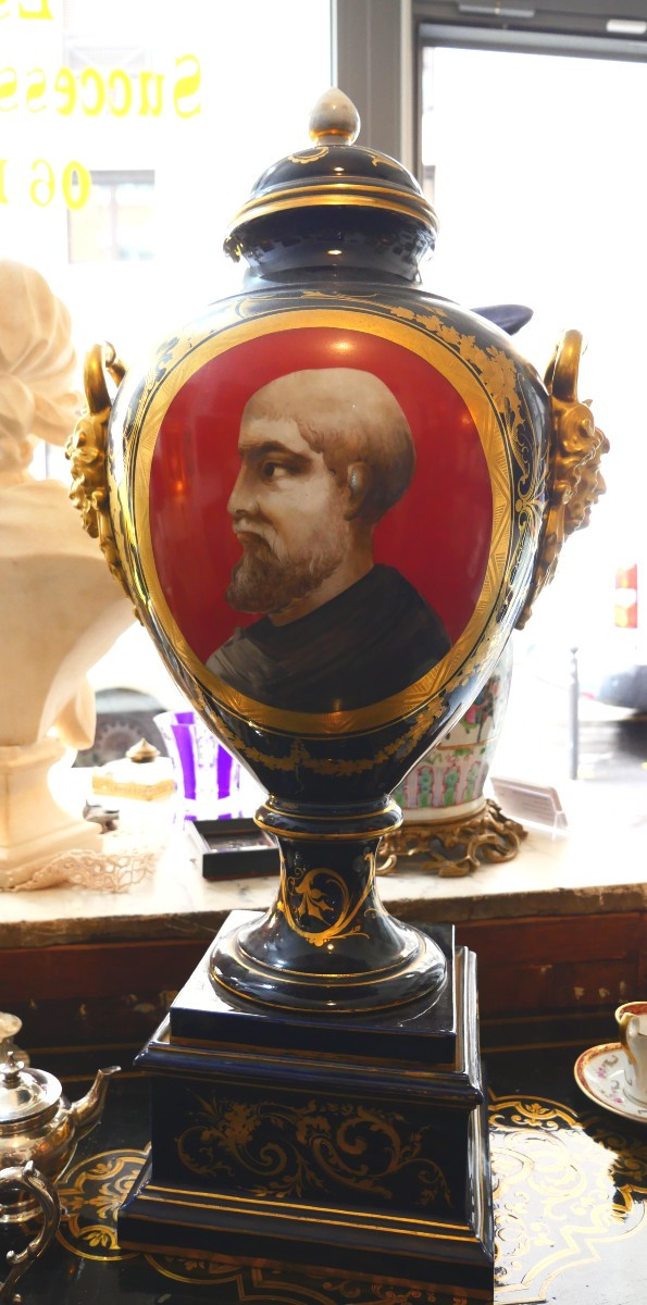 19th Century Porcelain Covered Vase-photo-2