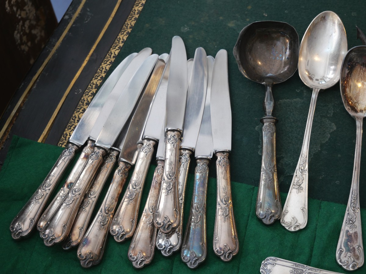 Large Silver-plated Metal Cutlery Set With Rocaille Motif-photo-1