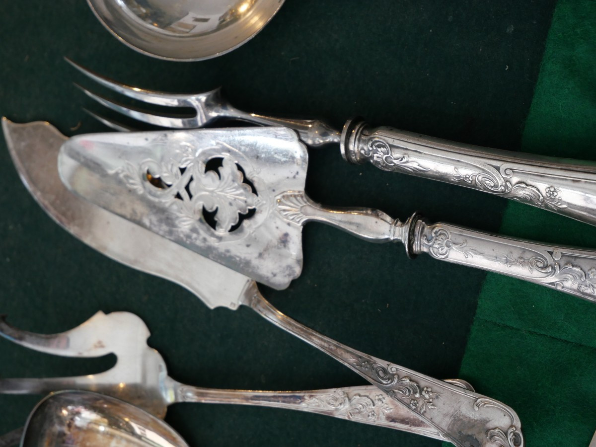 Large Silver-plated Metal Cutlery Set With Rocaille Motif-photo-3