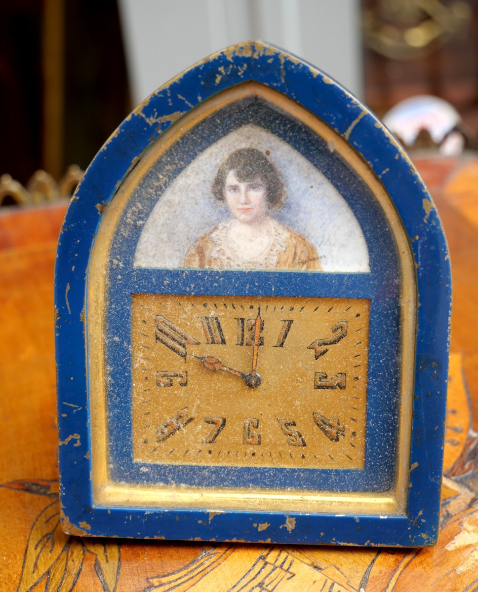 Small Art Deco Clock 