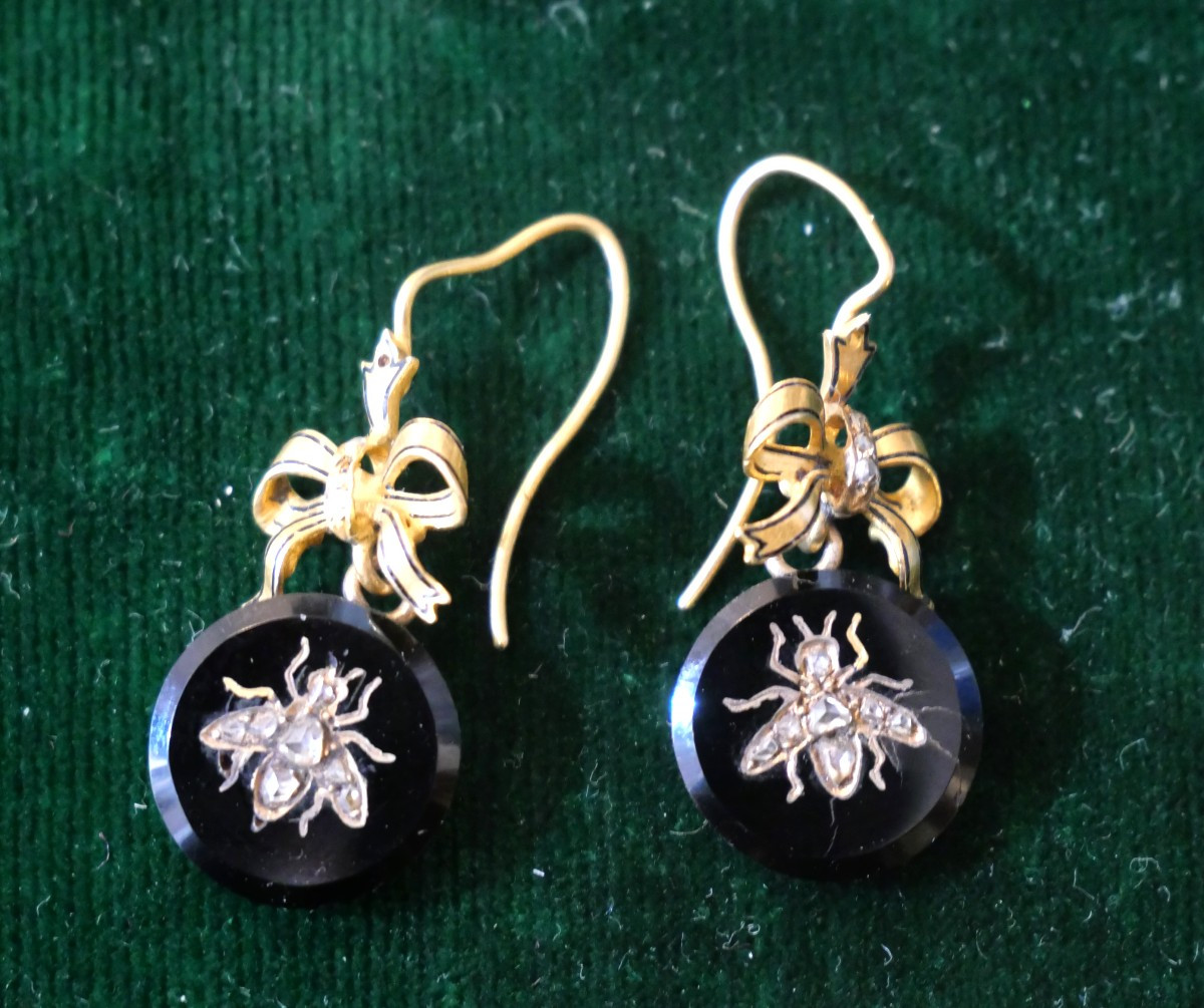 Pair Of Earrings Decorated With Bees, Late 19th Century