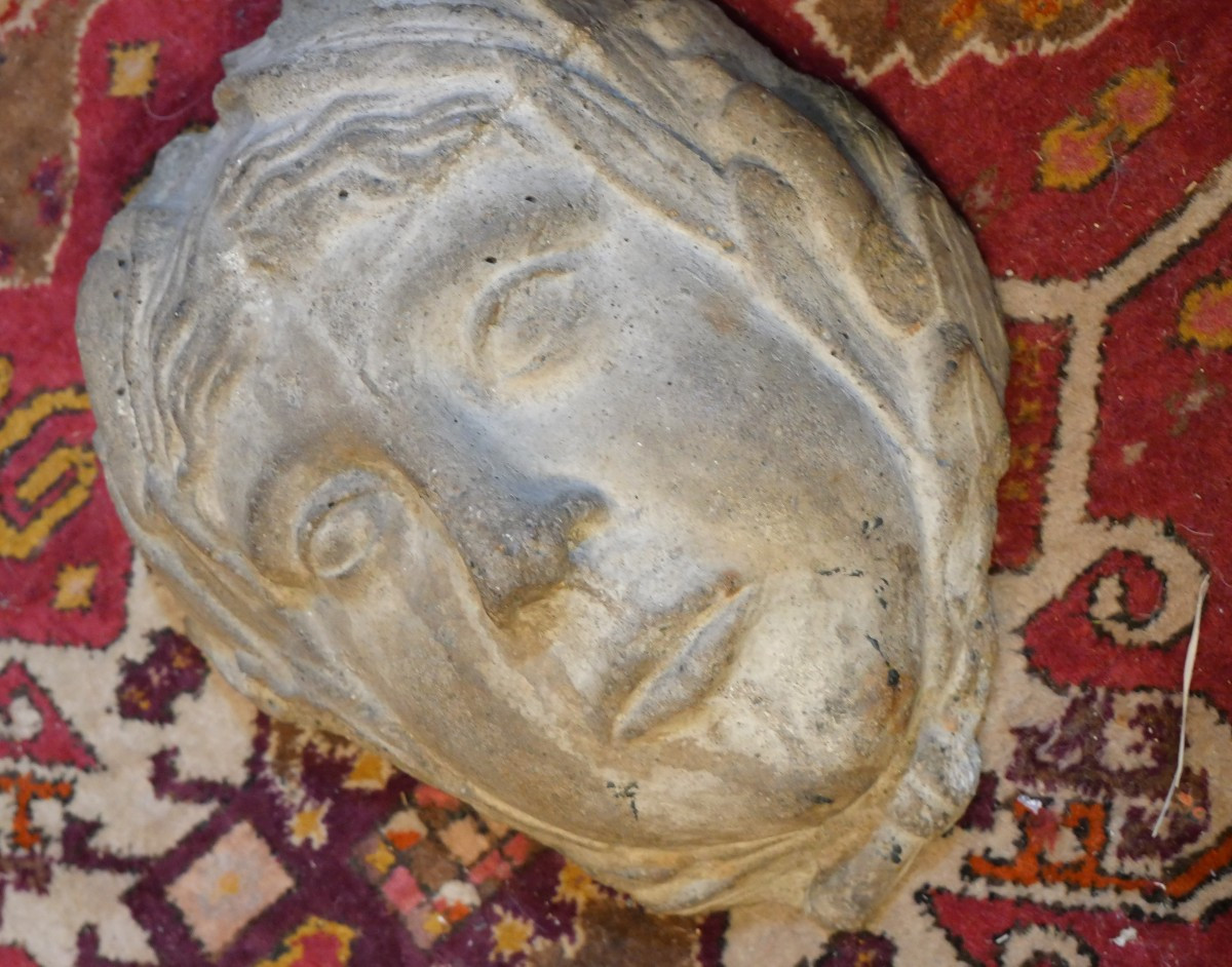 Tête d'homme en pierre sculpté 19e