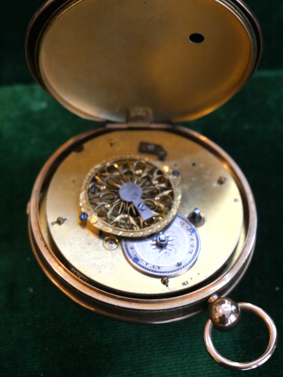 Early 19th Century Gold Pocket Watch With Rooster Motif -photo-4